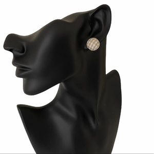10/$10 NWT plaid tan and white button earrings, 14mm